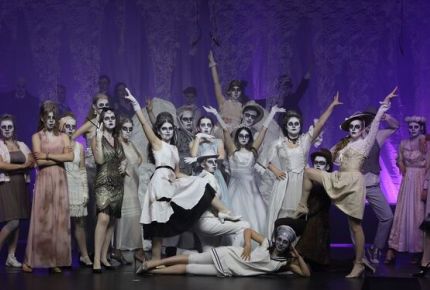 Musical am HAP-Grieshaber-Gymnasium: Herrlich schräge Familien