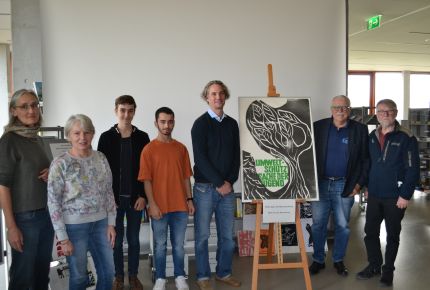 Umweltschutz „Sache der Jugend“ – Geschenkübergabe am HAP Grieshaber Gymnasium