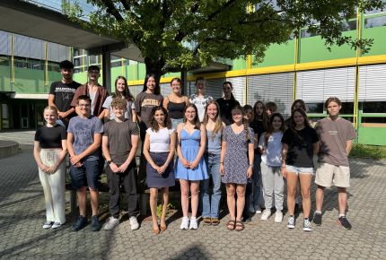 Besuch von MdB Jessica Tatti in J1