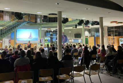 Vortrag über „Intelligente Lernbegleitung“ für die Eltern des HAP Grieshaber Gymnasiums