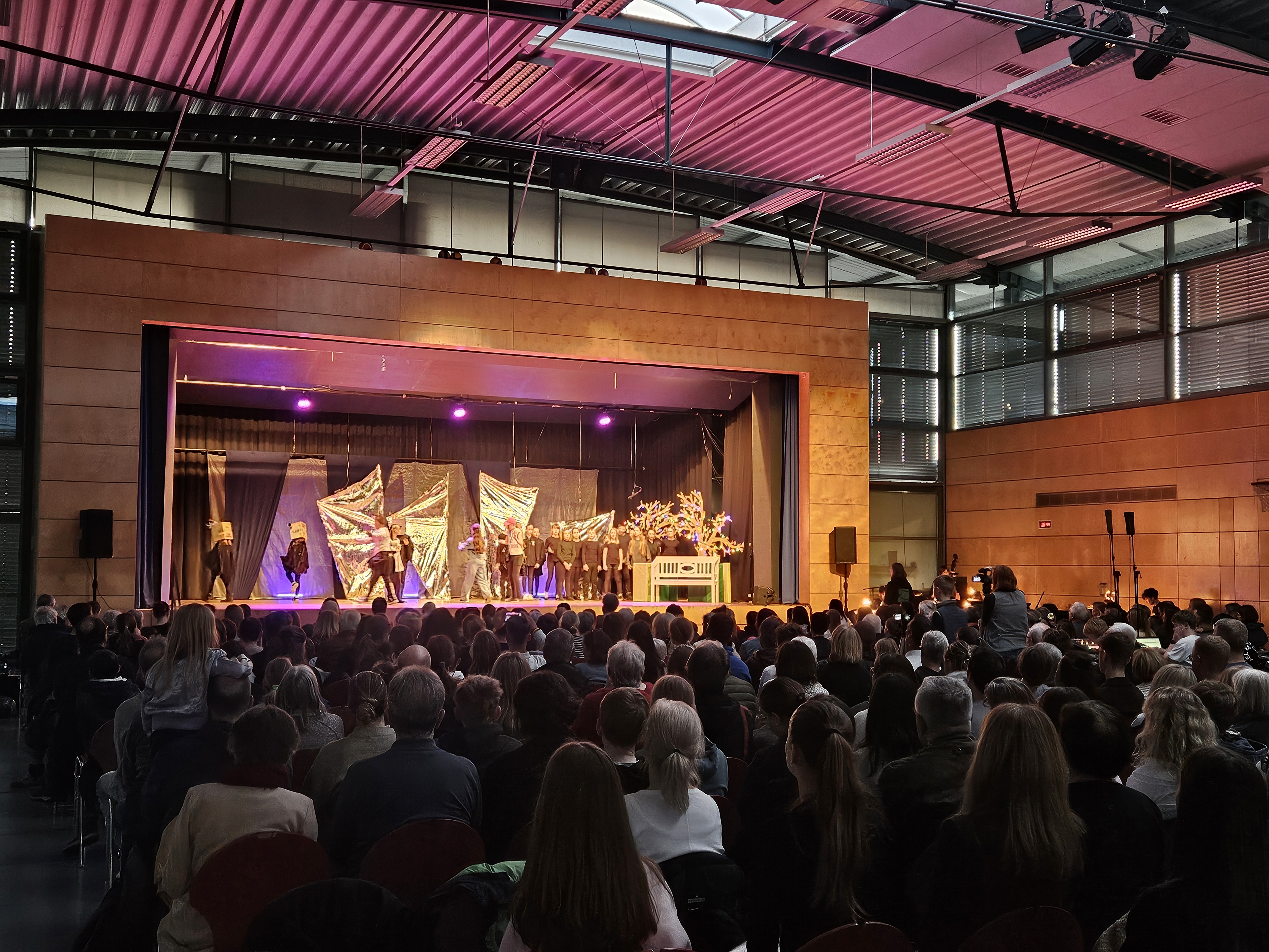 Eine Reise durch die Zeit mit der HAPpy Junior Musical AG