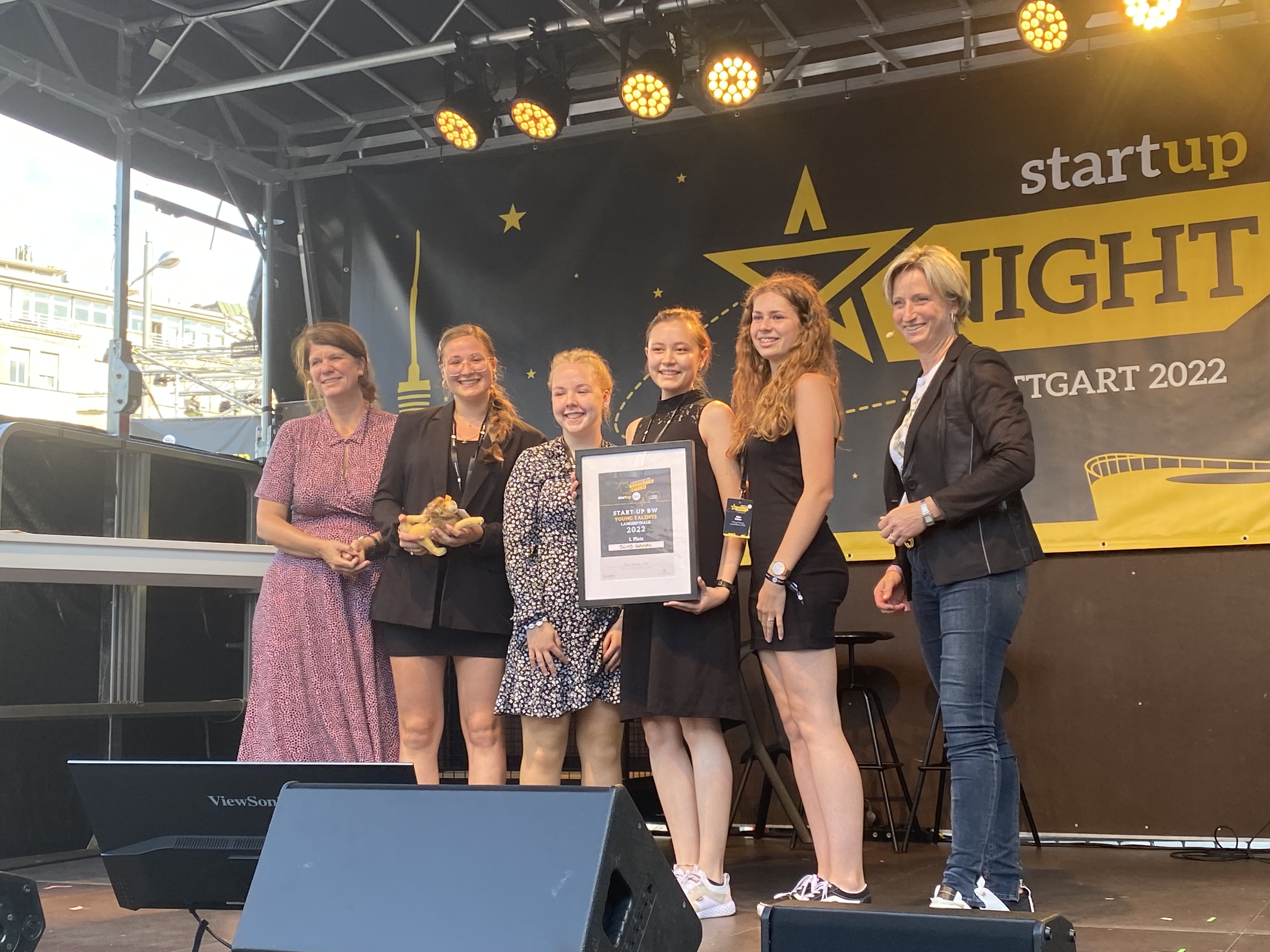 Unser HGG Startup „Blind Glases“ gewinnt den ersten Platz im Landesfinale des Gründerwettbewerbs „Young Talents BW“!